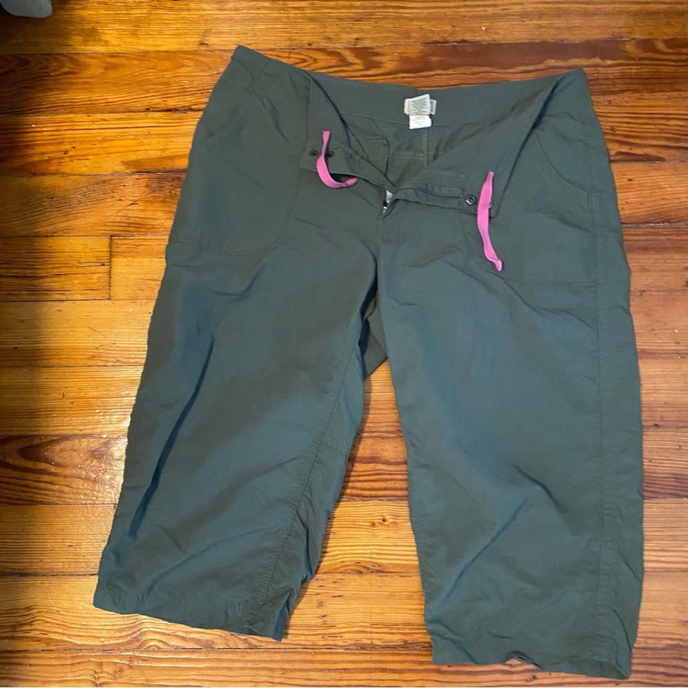 LL Bean dark green Capri pants